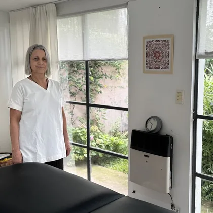 Gabriela Barrague en su consultorio
